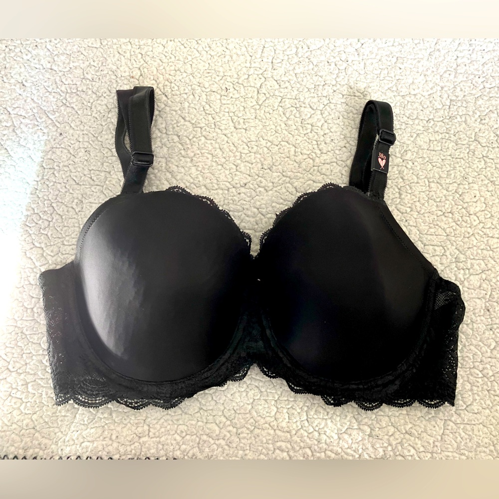 COPY - Brand New With Tags Victoria Secret Bra -Size 38D